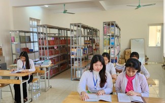 Забота об учащихся - представителях этнических меньшинств в уезде Каофонг, провинция Хоабинь