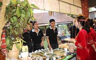 Фестиваль культуры и кулинарии Saigontourist Group 2024 - вкусная еда и увлекательные мероприятия.​