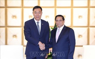Премьер-министр Фам Минь Тинь провел встречи с руководителями некоторых крупных корпораций Китая