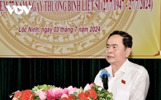 Председатель НС Чан Тхань Ман: Все семьи льготных категорий должны получить льготы Партии и Государства