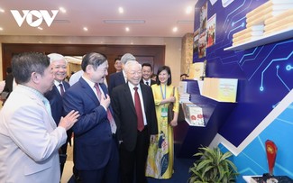 Xây dựng đội ngũ trí thức vững mạnh để nâng tầm trí tuệ dân tộc