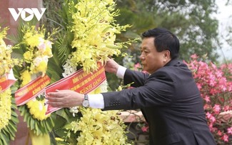 Ông Nguyễn Xuân Thắng dâng hương tưởng niệm Tổng Bí thư Trần Phú