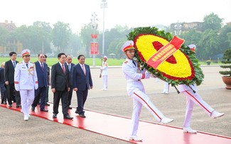 Lãnh đạo Đảng, Nhà nước vào Lăng viếng Chủ tịch Hồ Chí Minh