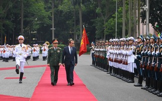 Việt Nam và Pháp thúc đẩy hợp tác quốc phòng 