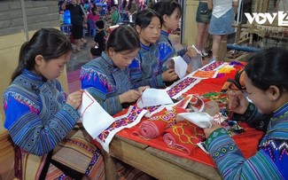 Gìn giữ bản sắc văn hóa ở chợ phiên Bắc Hà, Lào Cai