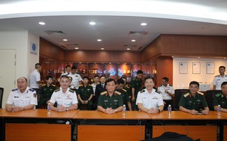 Thứ trưởng Bộ Quốc phòng Hoàng Xuân Chiến làm việc với Trung tâm IFC của Hải quân Singapore