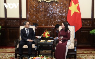 Временно исполняющая обязанности президента Во Тхи Ань Суан приняла послов Японии и Алжира в связи с окончанием срока их полномочий во Вьетнаме