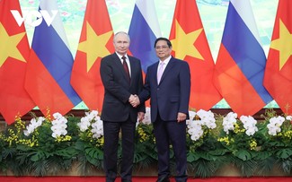 នាយករដ្ឋមន្ត្រីវៀតណាមលោក Pham Minh Chinh អញ្ជើញទទួលជួបប្រធានាធិបតីសហព័ន្ធរុស្ស៊ី លោក Vladimir Putin