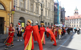 Rực rỡ sắc màu Việt Nam tại Liên hoan các dân tộc thiểu số Cộng hòa Czech