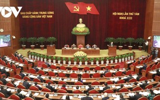 Ngày làm việc thứ hai của Hội nghị lần thứ 8 Ban Chấp hành Trung ương Đảng khoá XIII