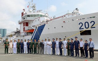 Tàu Hải quân Ấn Độ thăm hữu nghị Thành phố Hồ Chí Minh