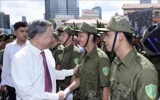Thành phố Hồ Chí Minh ra mắt lực lượng bảo vệ an ninh, trật tự ở cơ sở