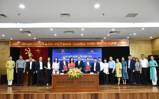 Hỗ trợ vé máy bay cho kiều bào về dự Hội nghị người Việt Nam ở nước ngoài toàn thế giới lần thứ 4