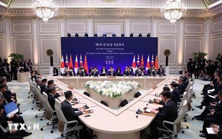 การประชุมผู้นำสาธารณรัฐเกาหลี ญี่ปุ่นและจีนเสริมสร้างความร่วมมือในภูมิภาคเอเชียตะวันออกเฉียงเหนือ