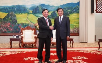 ผู้นำพรรคและรัฐลาวชื่นชมความสัมพันธ์ร่วมมือระหว่างรัฐสภาเวียดนาม-ลาว