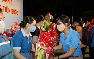 Tet gifts delivered to poor workers