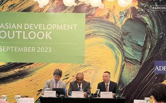 ADB: Vietnam’s economy on track to grow 5.8% this year