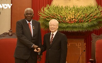 Vietnam pledges to do its best to help Cuba
