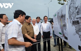 Thủ tướng Phạm Minh Chính kiểm tra các dự án trọng điểm tỉnh Bình Dương 