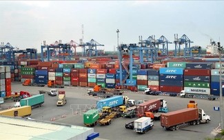 El superávit comercial de Vietnam alcanza 6,52 mil millones de dólares en lo que va de año