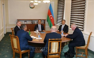 Azerbaiyán considera “constructivas” las conversaciones de paz con Armenia patrocinadas por la UE