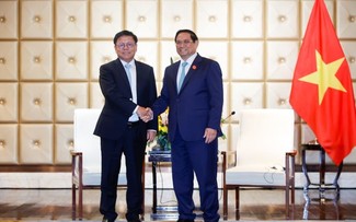 Premier vietnamita recibe al Director General del Grupo chino CRSC