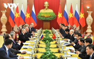 Tổng thống Nga Vladimir Putin đánh giá chuyến thăm Việt Nam đạt hiệu quả, mong muốn tiếp tục hợp tác
