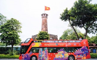Hanoi city tour on double-decker bus