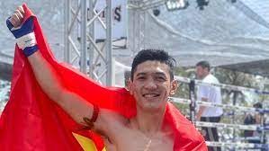 Vier vietnamesische Kämpfer gewinnen Meistertitel bei Muay-Thai-Festival in Thailand