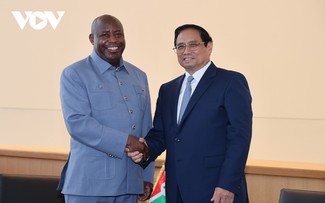 Premierminister Pham Minh Chinh trifft den burundischen Präsidenten Ndayishimiye