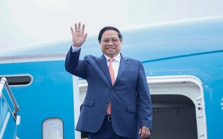 Premierminister Pham Minh Chinh reist für Weltwirtschaftsforum in Dalian