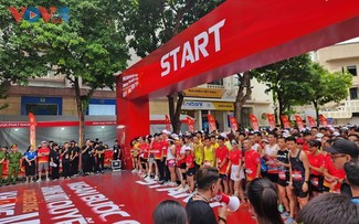 Tausende Menschen nehmen am Laufturnier „Für eine Gemeinschaft ohne Drogen” teil