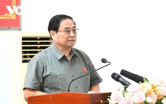 นายกรัฐมนตรี ฝามมิงชิ้งห์ ลงพื้นที่พบปะกับผู้มีสิทธิเลือกตั้งในเมืองเกิ่นเทอ