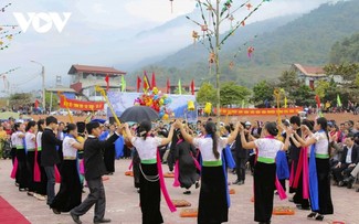 Xoe-Tanz, eine Schönheit der Gemeinschaft der Thai im Nordwesten Vietnams