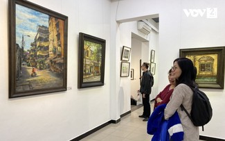 Der gehörlose Maler Tran Nam Long und seine erste Einzelausstellung
