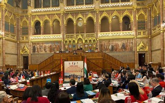 Eröffnung des Forums der vietnamesischen Frauen in Europa