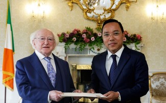 Embajador de Vietnam presenta las cartas credenciales al presidente de Irlanda