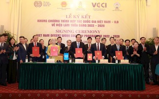 Le Vietnam et l’OMT signent un accord de coopération dans le domaine de l’emploi, période 2022-2026
