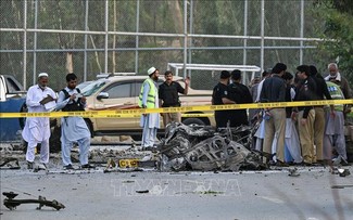 Explosion au Pakistan: plus de 100 morts et blessés