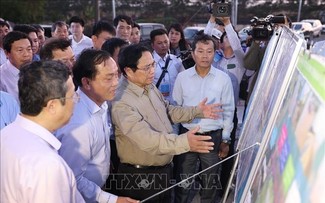 Le Premier ministre Pham Minh Chinh inspecte des projets prioritaires dans la province de Tiên Giang