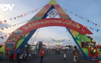 Ouverture de la Foire Tinh Biên - An Giang 2024