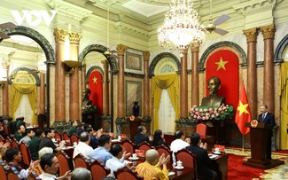 Tô Lâm honore les personnes influentes au sein des minorités ethniques