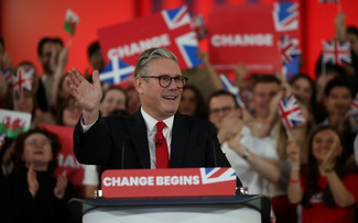 Les travaillistes de Keir Starmer remportent la majorité absolue aux législatives britanniques