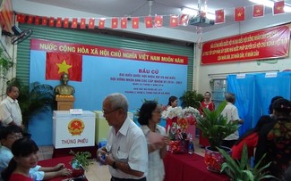 Para diaspora, mahasiswa dan sarjana Tiongkok percaya pada sukses-nya pemilihan di Vietnam