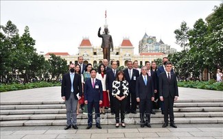 La présidente grecque termine sa visite officielle au Vietnam
