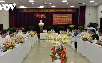 Vuong Dinh Huê rencontre les responsables de Binh Thuân