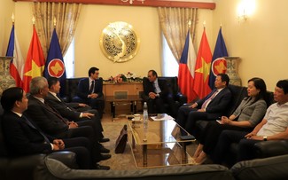 Ký kết thỏa thuận hợp tác giữa Liên hiệp hội người Việt Nam tại châu Âu và trường Đại học Tôn Đức Thắng