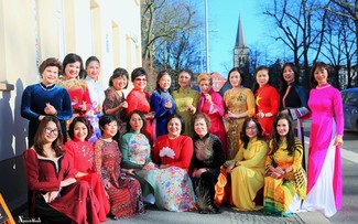 Liên hiệp hội phụ nữ Việt Nam tại CHLB Đức: đoàn kết để chia sẻ tình thân ái