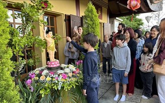 Trúc Lâm Thiền Viện ở Pháp tổ chức Đại lễ Phật đản 2568