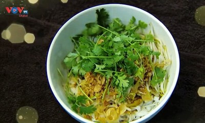 Mixed noodle with chicken, a great dish for a hot summer day